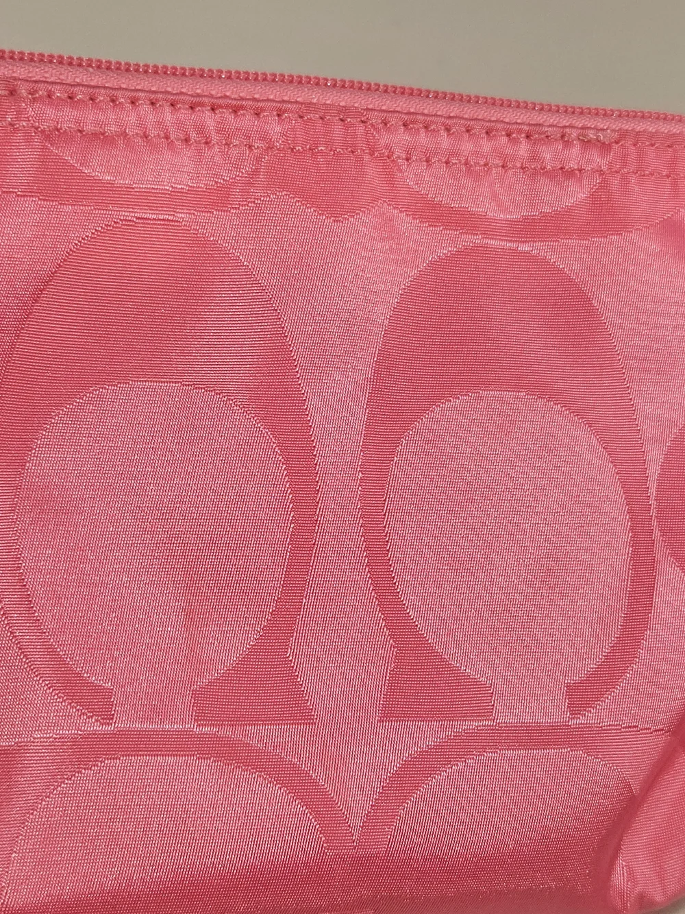 Coach Pink Signature C Cosmetic Makeup Pouch Bag Zippered Top Wristlet